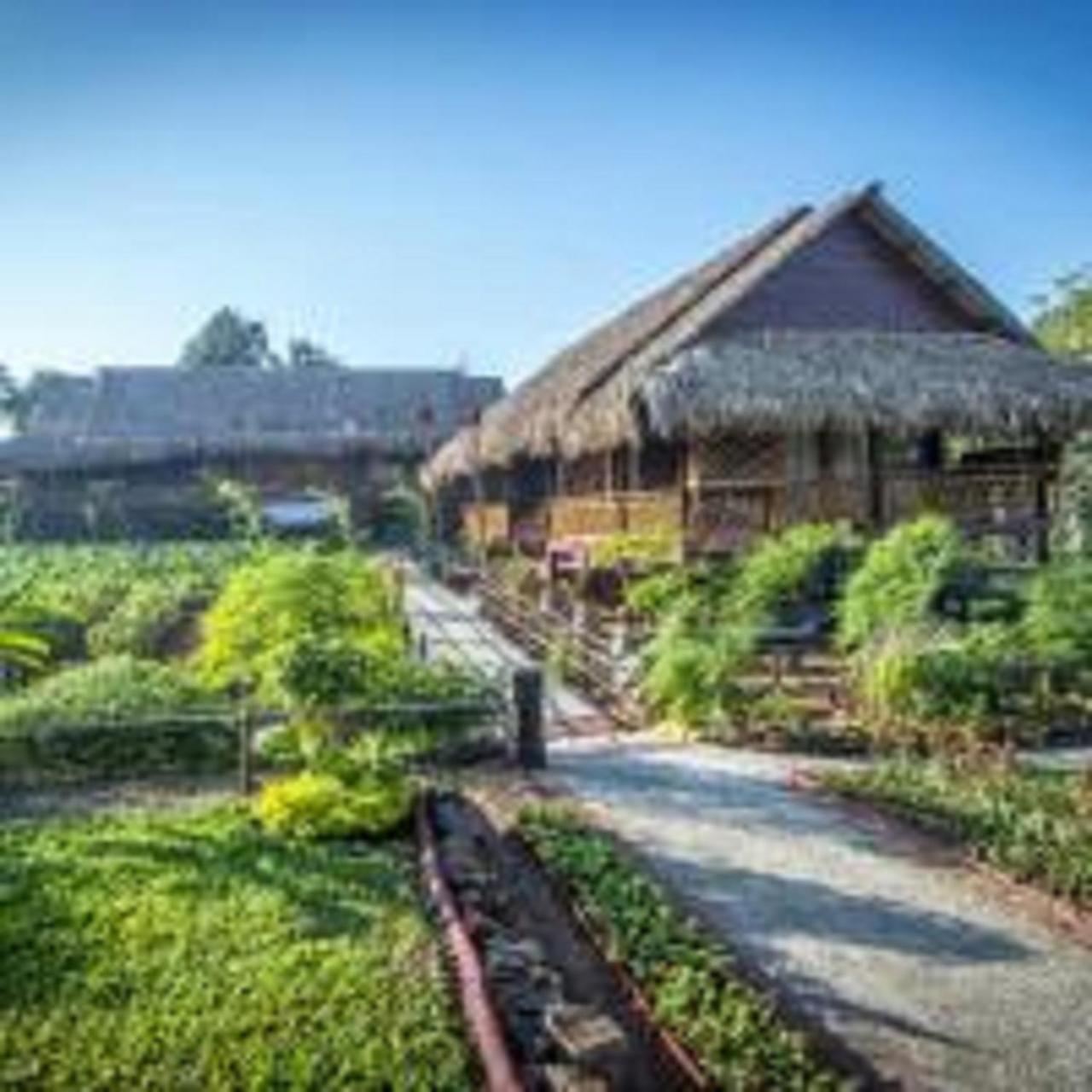 Hotel Queen Jamadevi Молам'яйн Екстер'єр фото